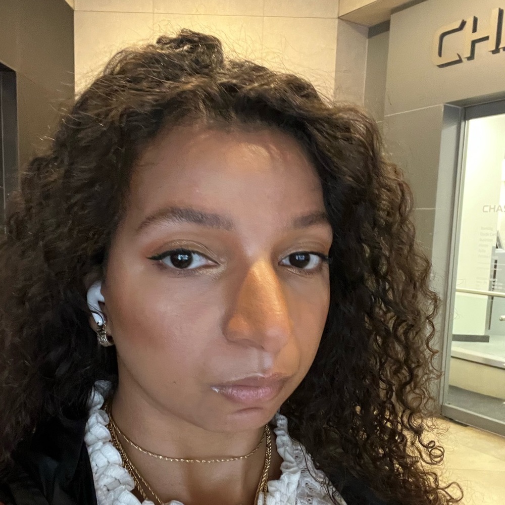 Meet your Posher, Isra